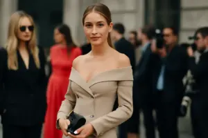 Come vestirsi a un evento moda? Il dettaglio che molti trascurano e fa la differenza nelle foto